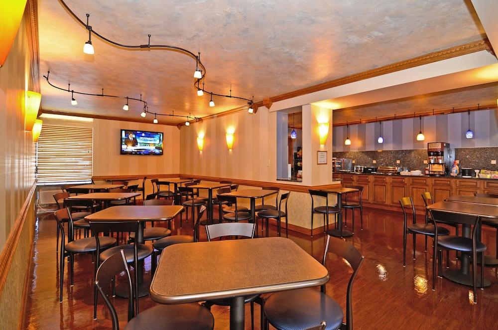 Baymont By Wyndham Johnson City/Binghamton Экстерьер фото