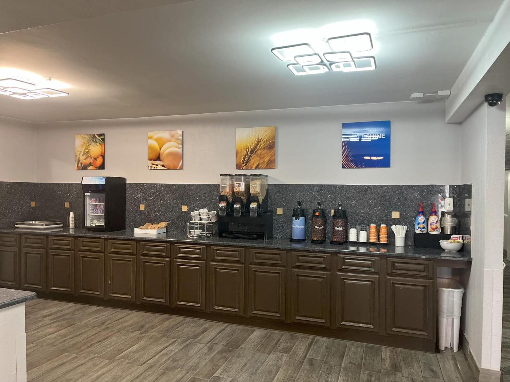 Baymont By Wyndham Johnson City/Binghamton Экстерьер фото